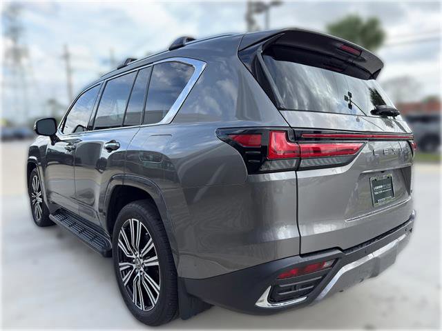 Used 2023 Lexus LX 600 4WD w/ Accessory Package (Z1) image 9