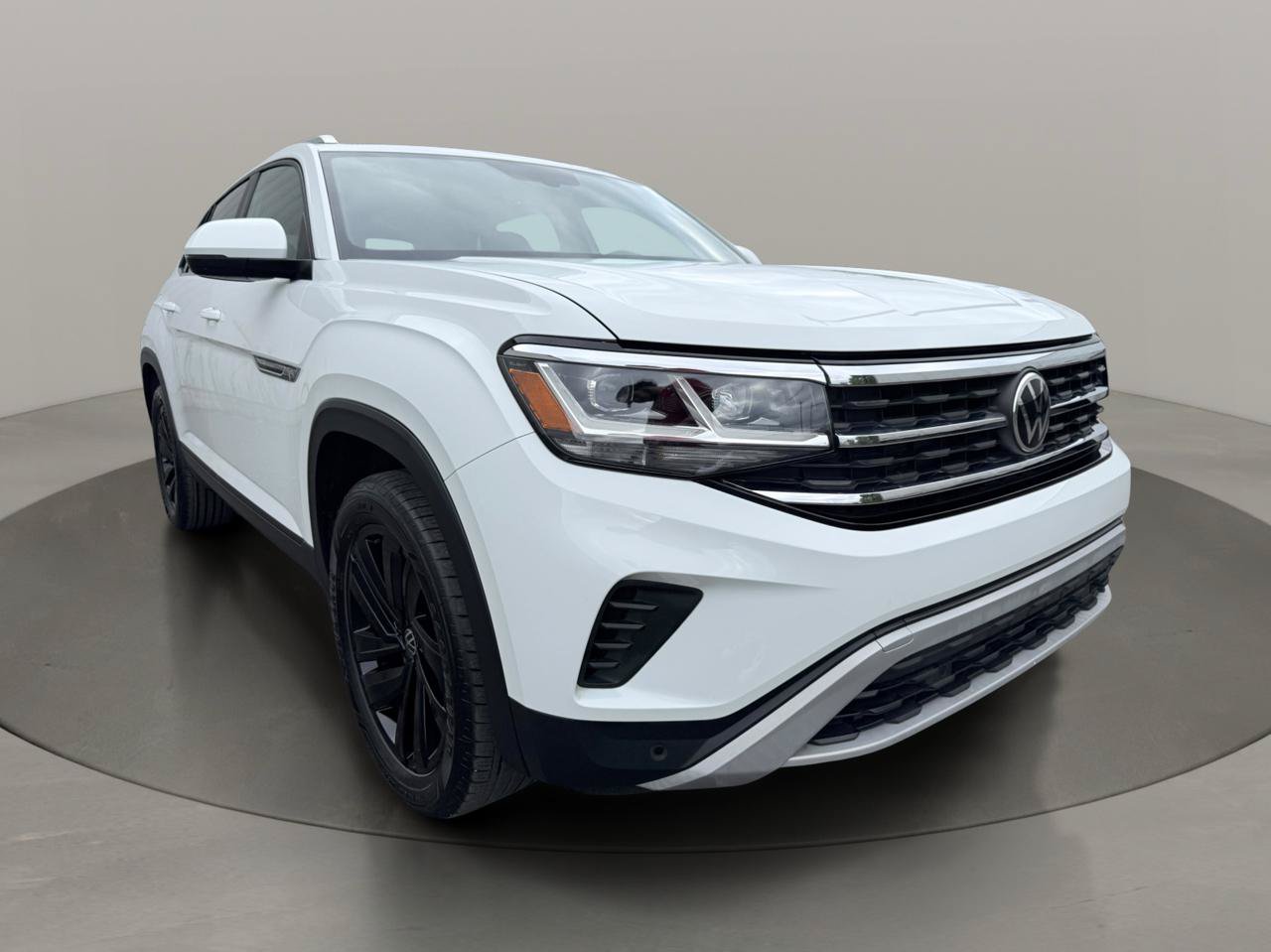 Used 2023 Volkswagen Atlas Cross Sport SE w/ Panoramic Sunroof Package FWD image 10
