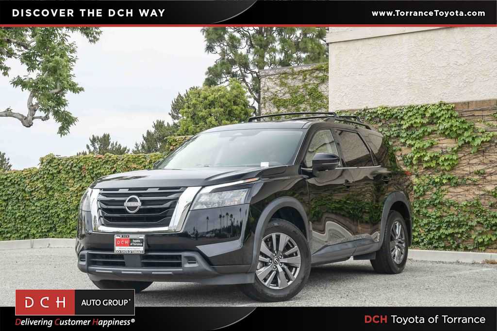 Used 2024 Nissan Pathfinder SV w/ SV Premium Package FWD image 1
