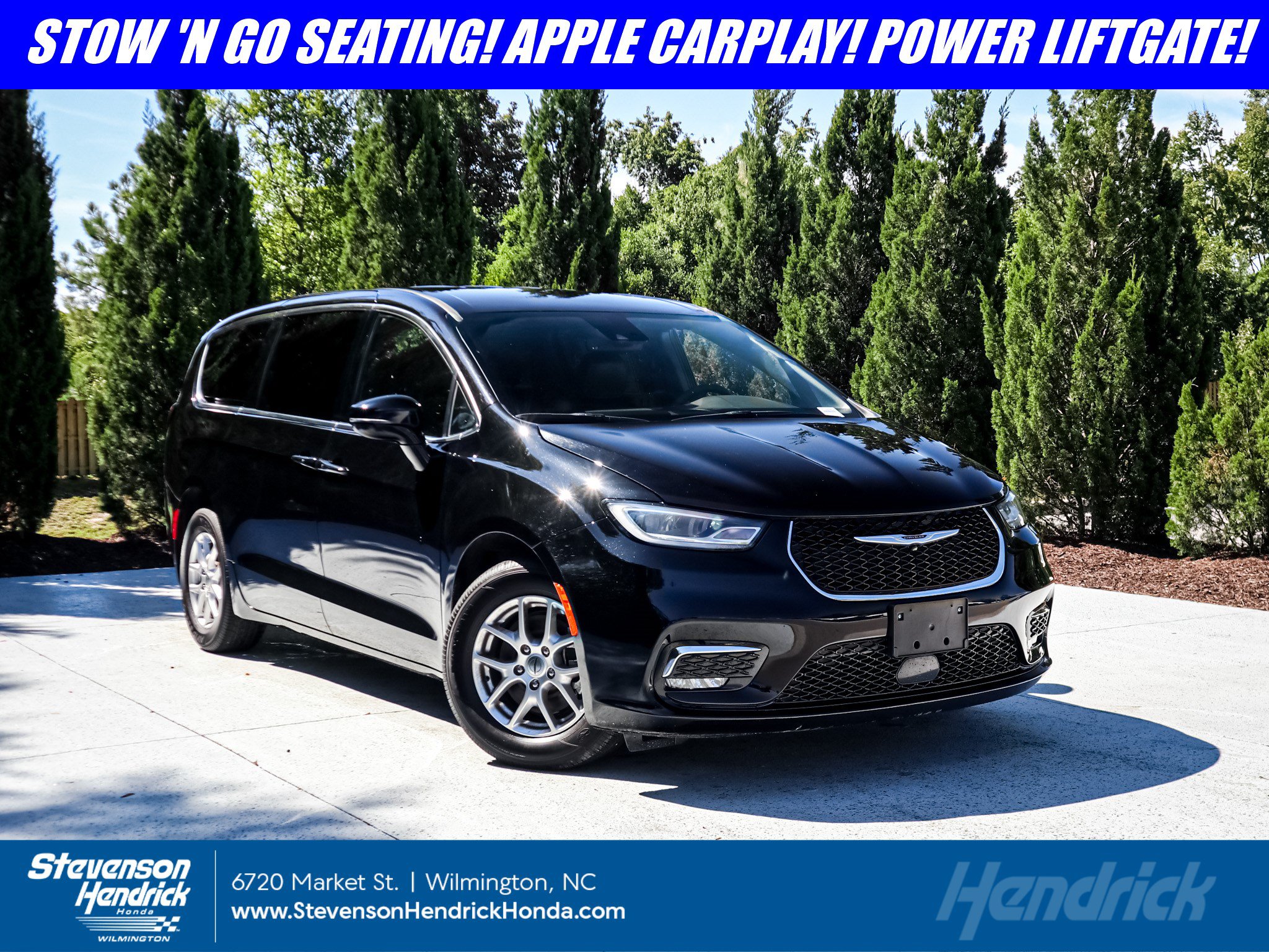 Used 2025 Chrysler Pacifica Select