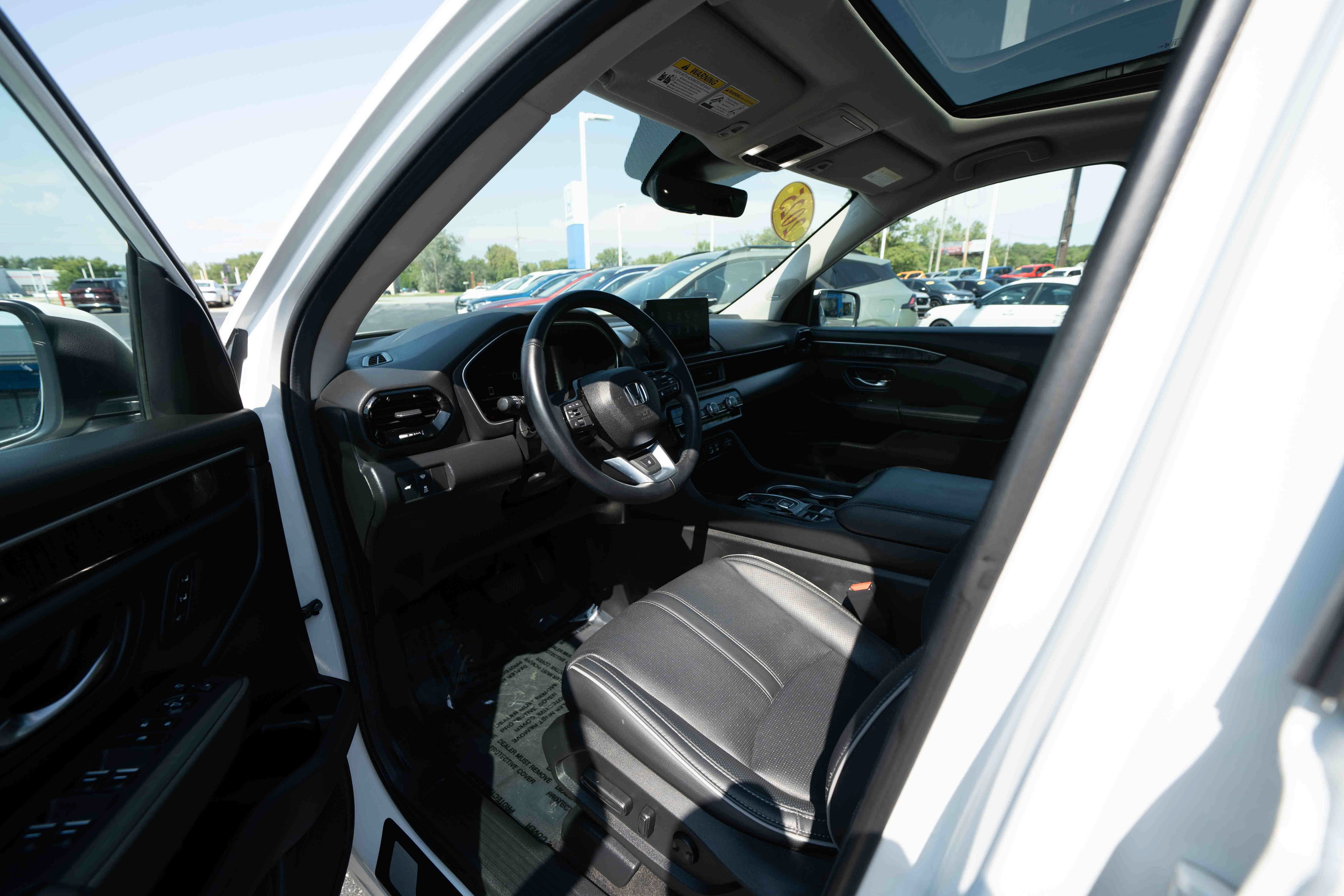 Certified 2025 Honda Pilot Elite image 8