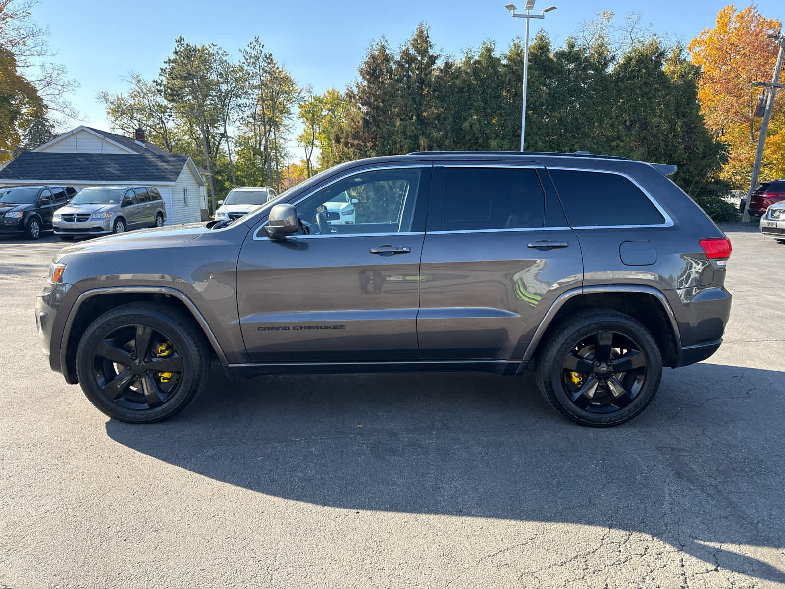 Used 2014 Jeep Grand Cherokee Altitude AWD/4WD image 6