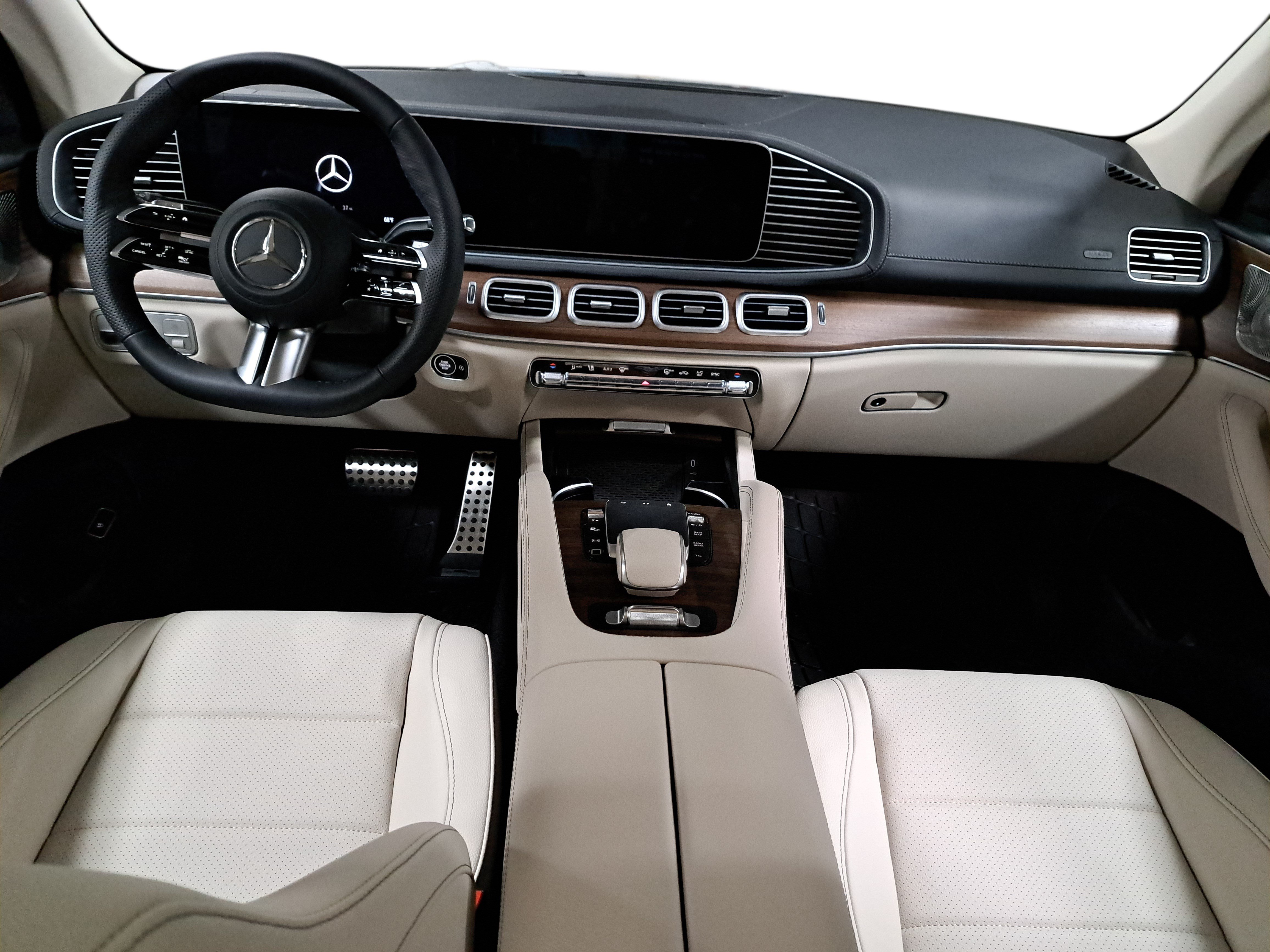 New 2026 Mercedes-Benz GLS 450 4MATIC image 9