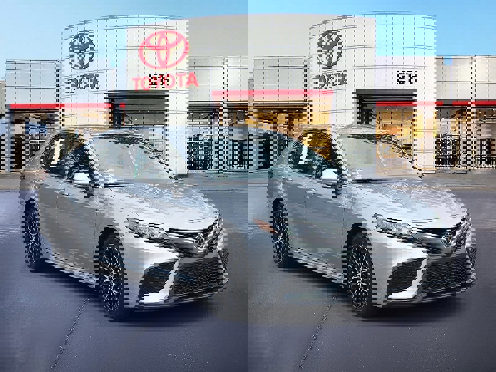 Used 2024 Toyota Camry SE image 3