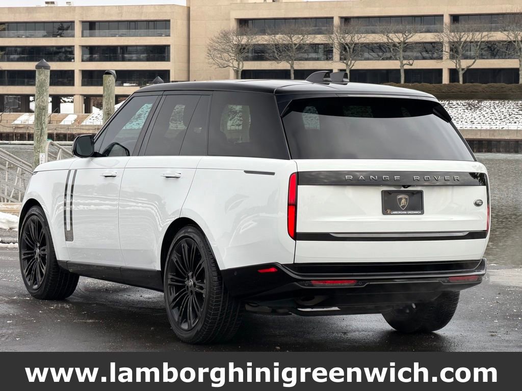 Used 2022 Land Rover Range Rover SE image 3