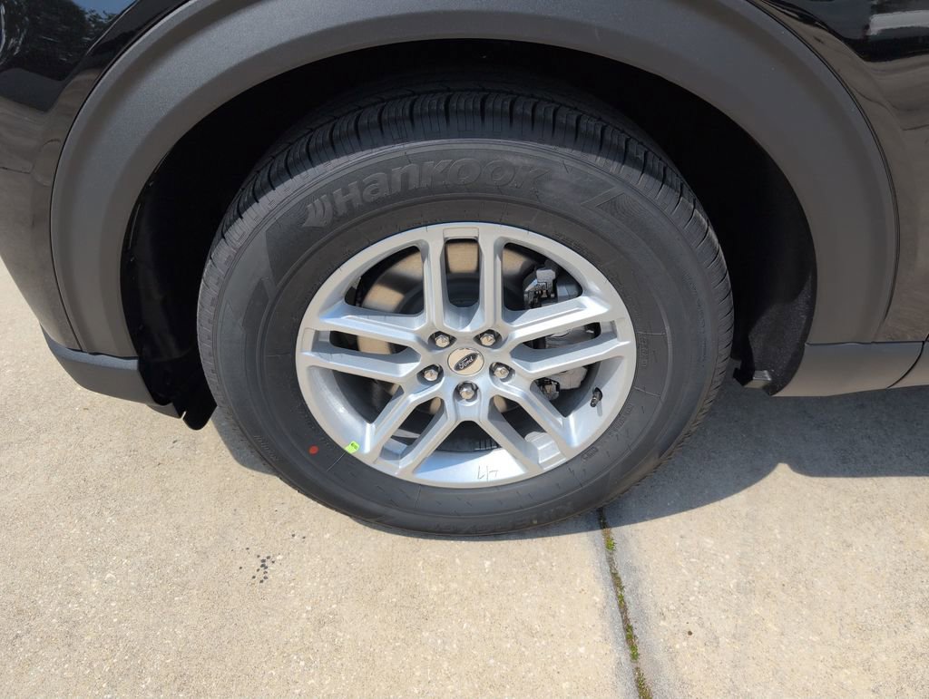 New 2026 Ford Explorer Active RWD image 18