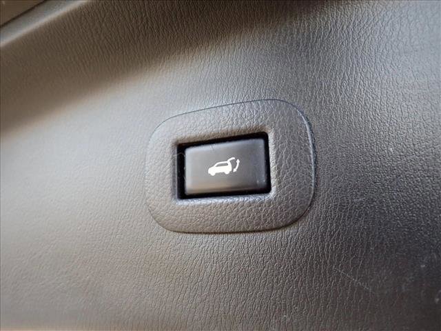 Used 2019 Nissan Armada SL w/ Premium Package image 9