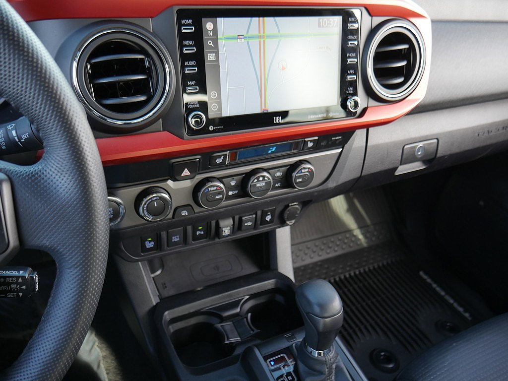 Used 2020 Toyota Tacoma TRD Off-Road w/ TRD Premium Off Road Package AWD/4WD image 36