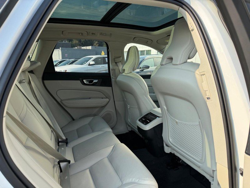 Certified 2026 Volvo XC60 B5 Ultra AWD/4WD image 11