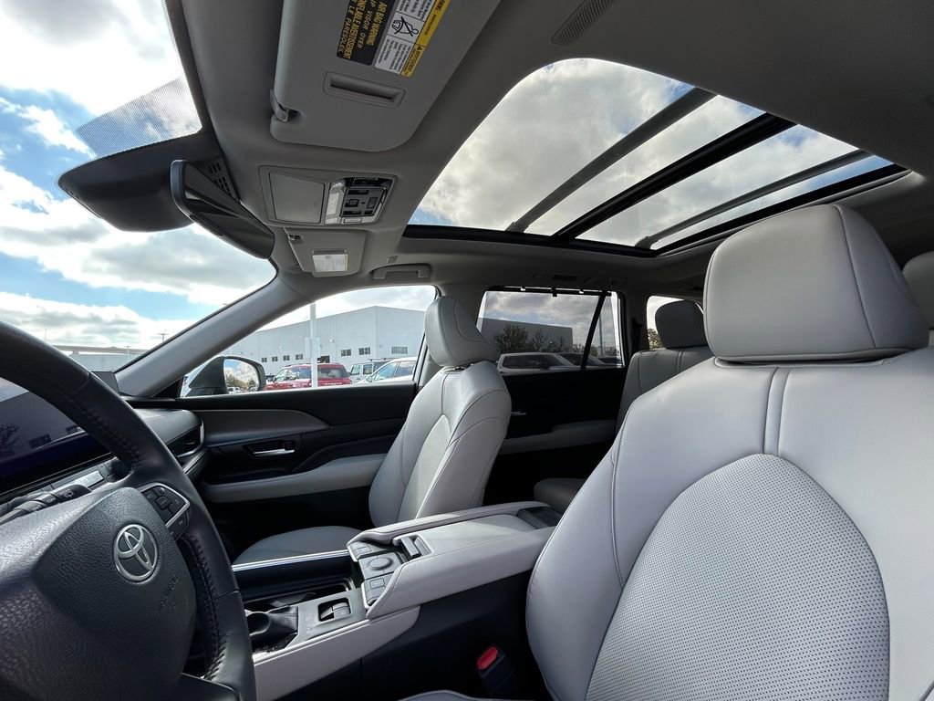 Used 2024 Toyota Grand Highlander XLE image 12