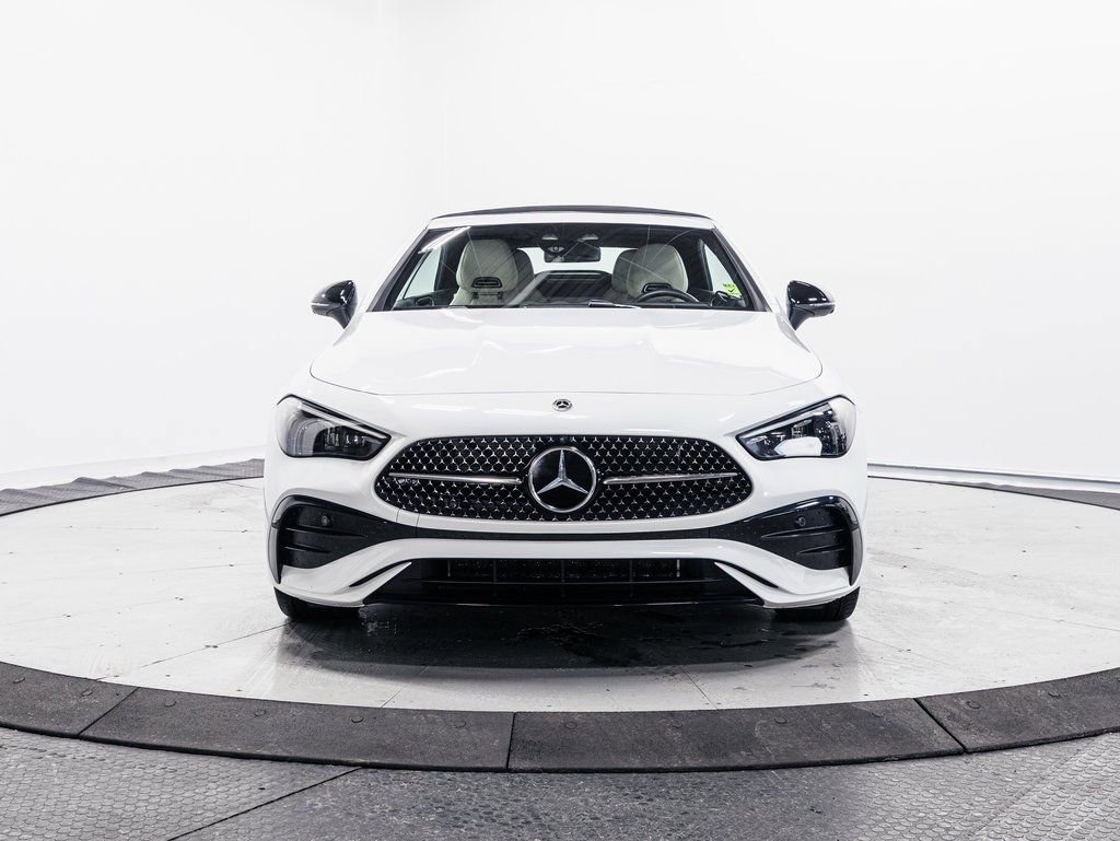 Used 2024 Mercedes-Benz CLE 450 4MATIC Cabriolet image 2