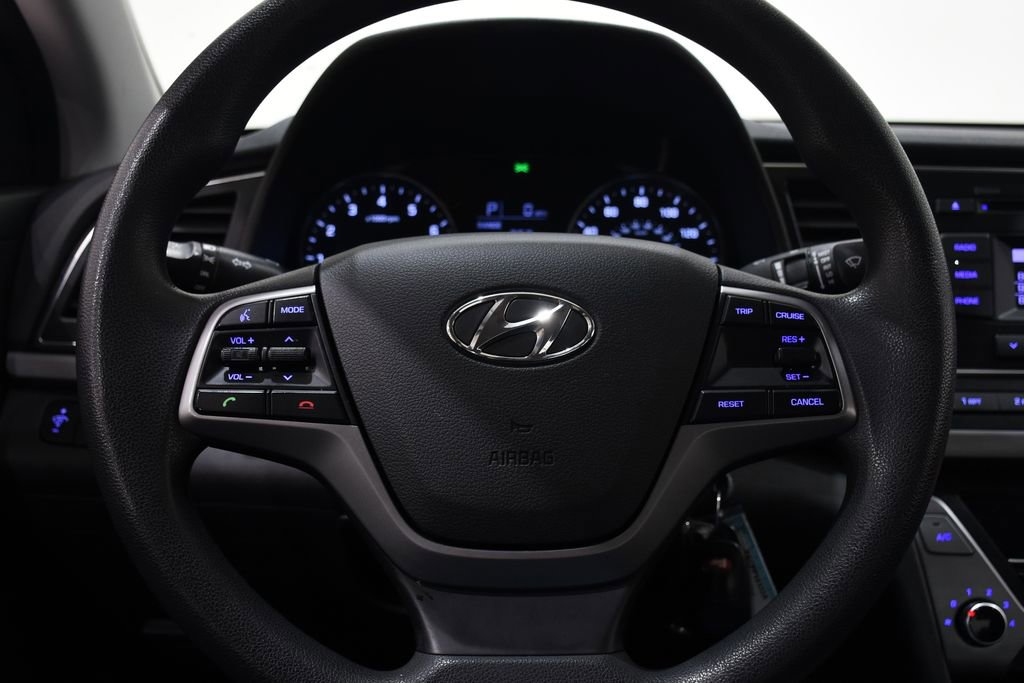 Used 2018 Hyundai Elantra SE w/ Cargo Package image 11