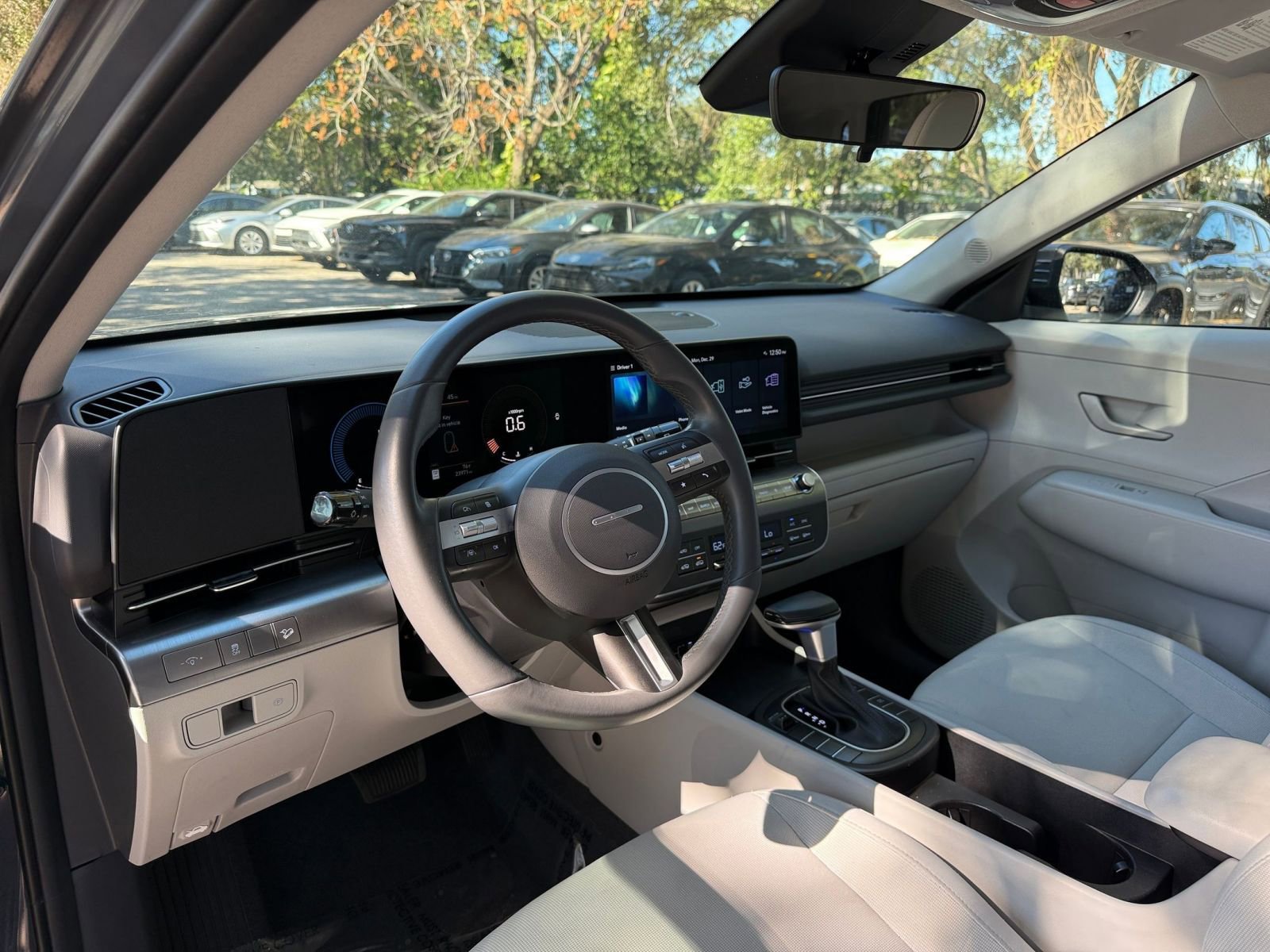 Used 2025 Hyundai Kona SEL image 28