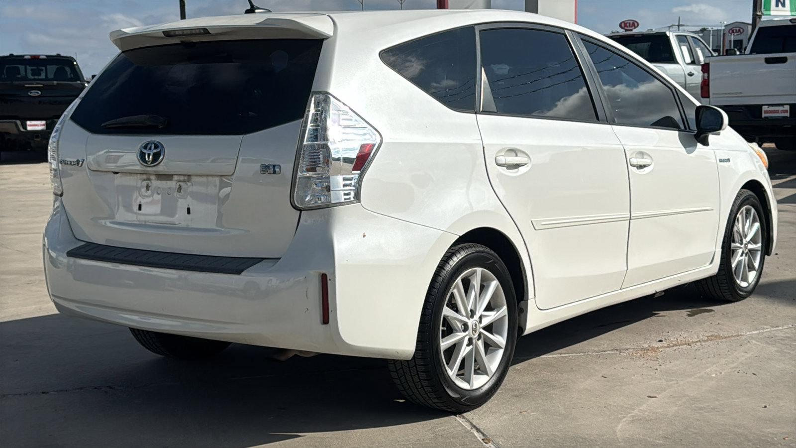 Used 2013 Toyota Prius V image 5