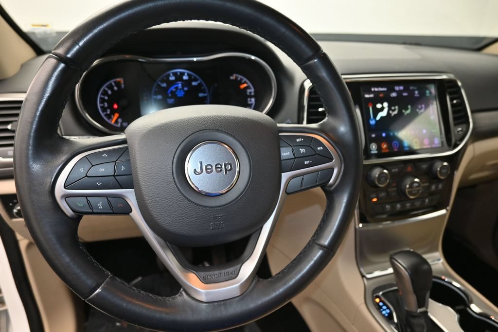 Used 2022 Jeep Grand Cherokee Laredo E AWD/4WD image 21