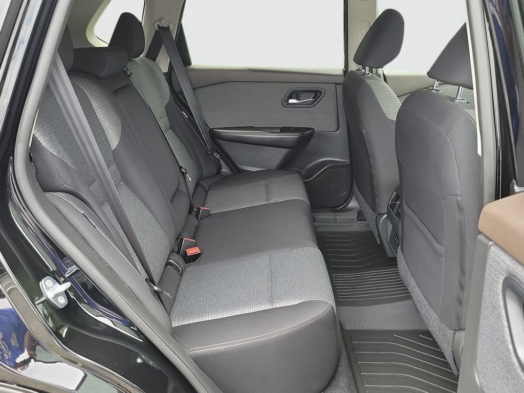 Used 2023 Nissan Rogue SV AWD/4WD image 36