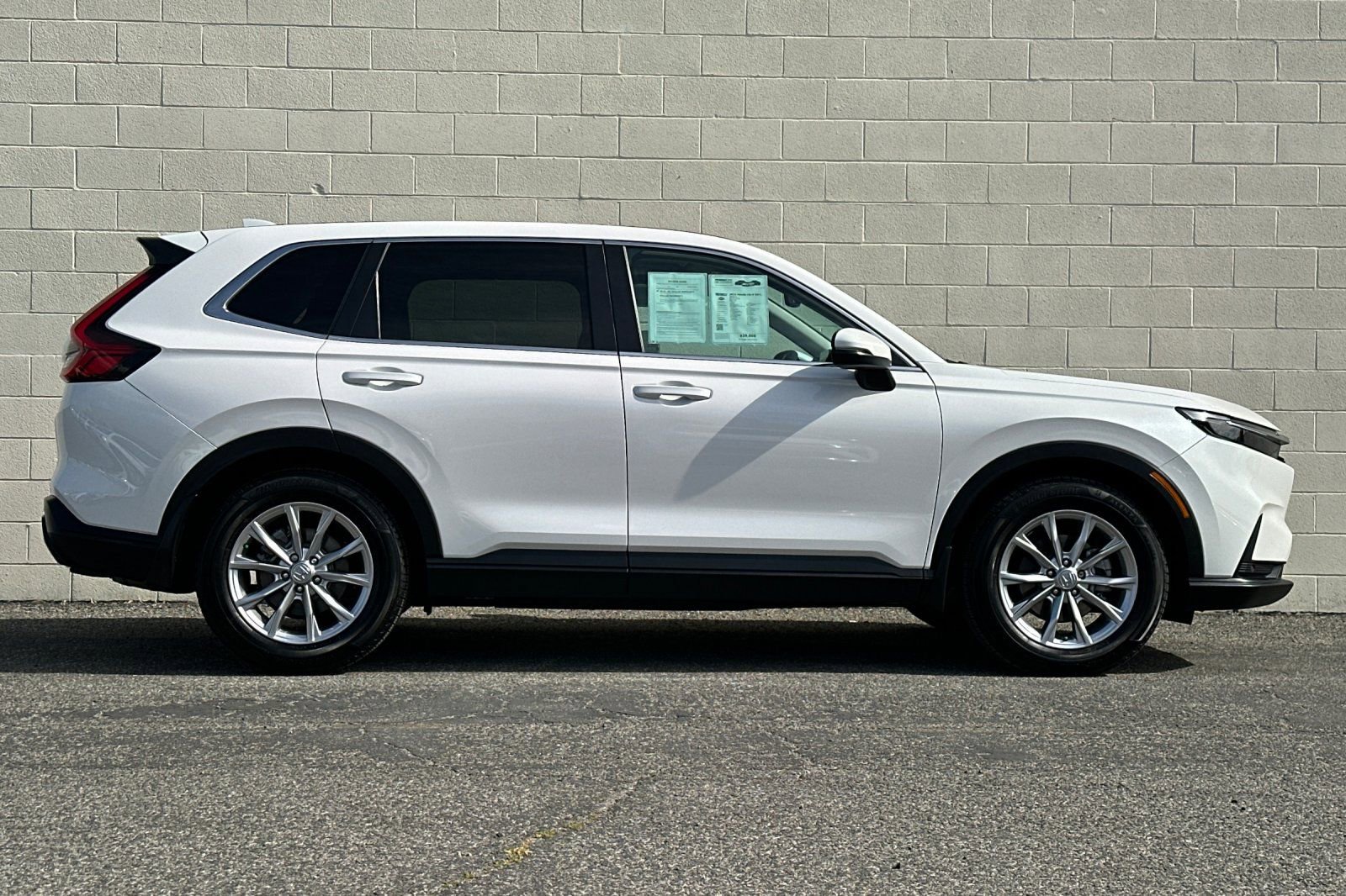 Used 2023 Honda CR-V EX-L image 3