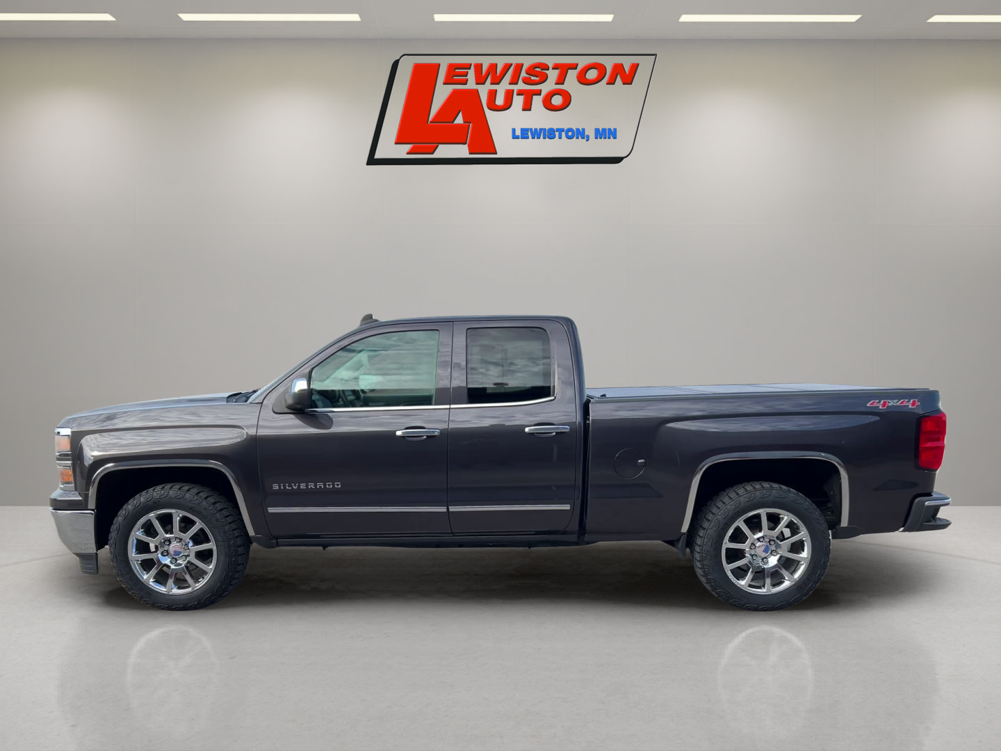 Used 2015 Chevrolet Silverado 1500 LTZ w/ LTZ Plus Package AWD/4WD image 2