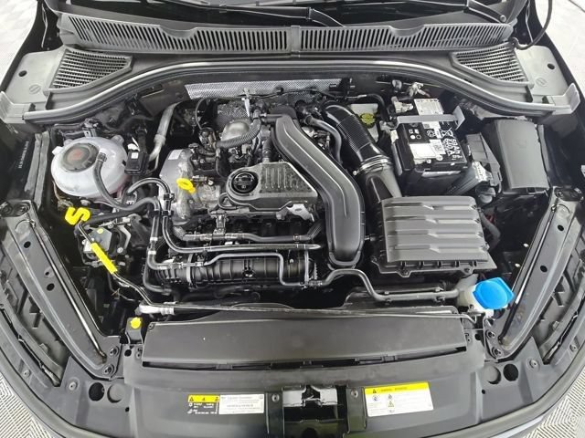 Used 2025 Volkswagen Jetta SE FWD image 12