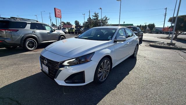 Used 2025 Nissan Altima 2.5 SL image 1