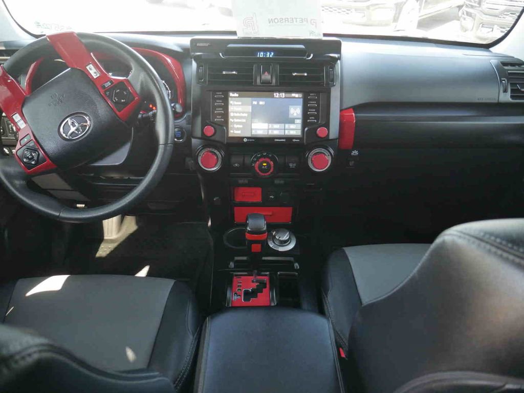 Used 2022 Toyota 4Runner SR5 Premium image 4