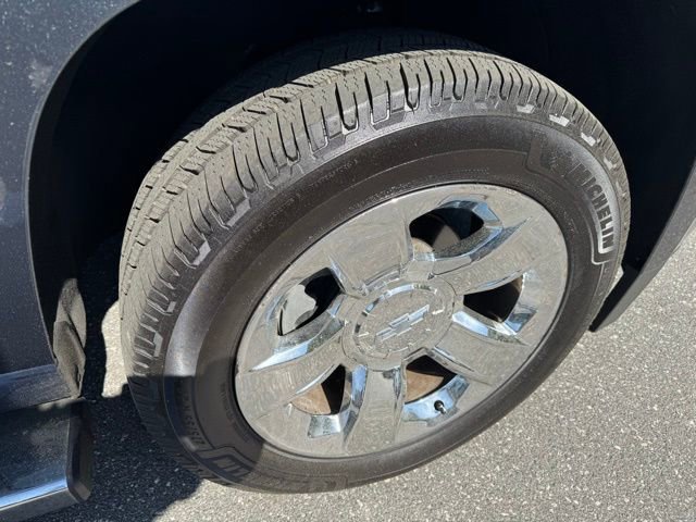 Used 2019 Chevrolet Tahoe LT w/ LT Signature Package AWD/4WD image 12