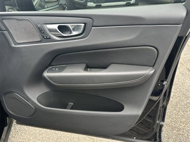Used 2024 Volvo XC60 B5 Ultimate w/ Protection Package Premier image 15