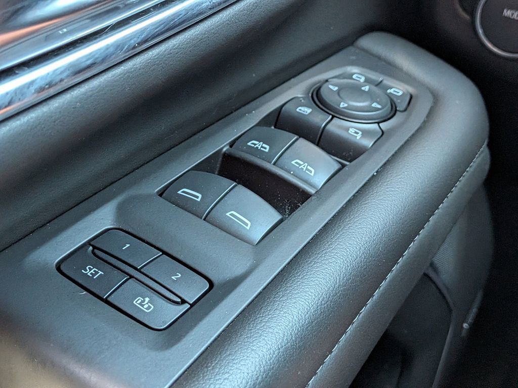 Used 2024 Chevrolet Tahoe Z71 w/ Luxury Package image 26