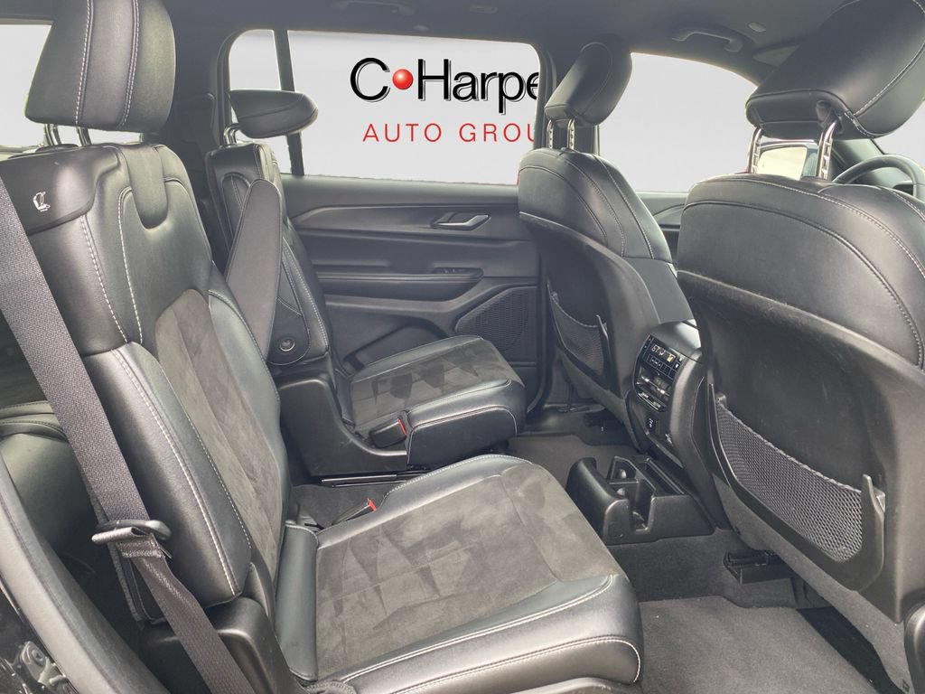 Used 2023 Jeep Grand Cherokee L Laredo AWD/4WD image 12