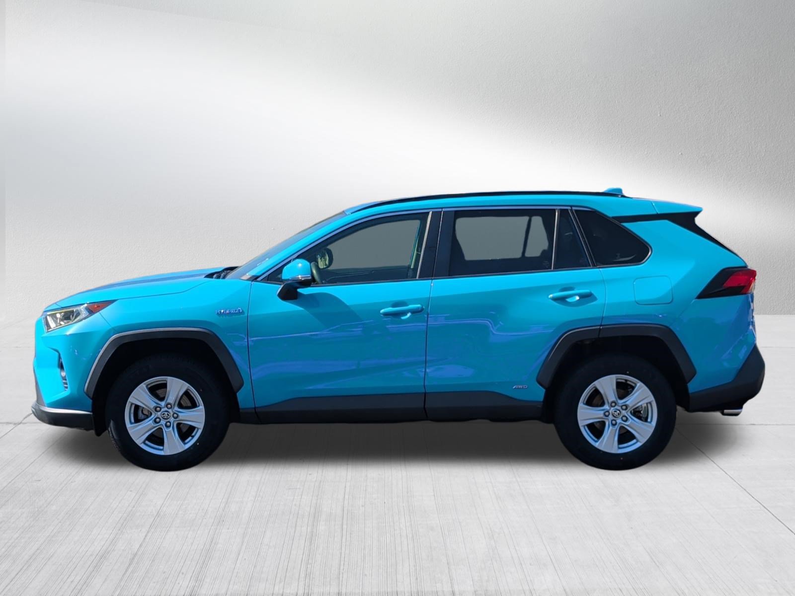 Used 2021 Toyota RAV4 XLE w/ Convenience Package AWD/4WD image 4