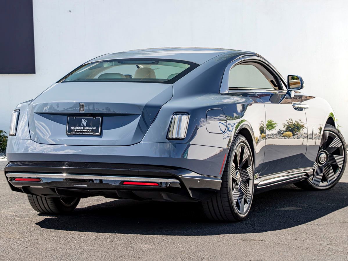 Certified 2025 Rolls-Royce Spectre image 2