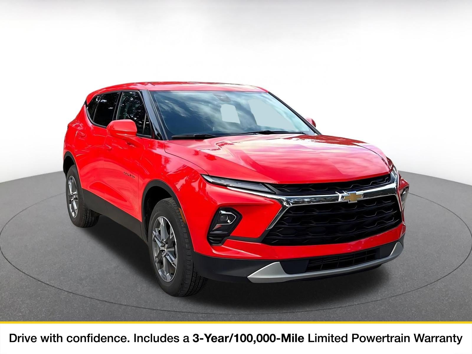Used 2026 Chevrolet Blazer LT FWD image 1
