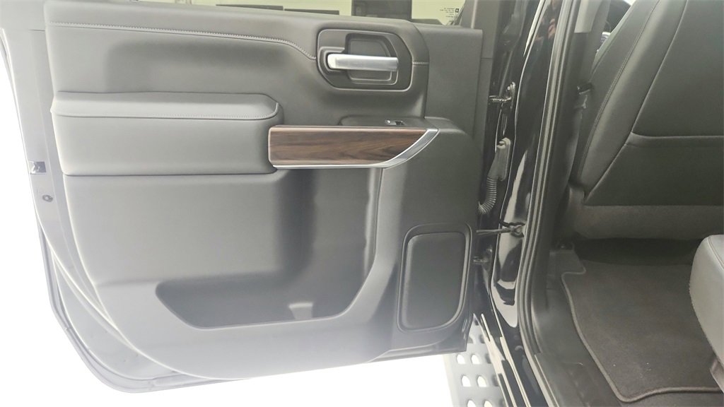 Used 2021 GMC Sierra 3500 SLT w/ SLT Convenience Package image 21