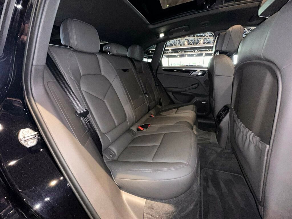 Used 2024 Porsche Macan S AWD/4WD image 29