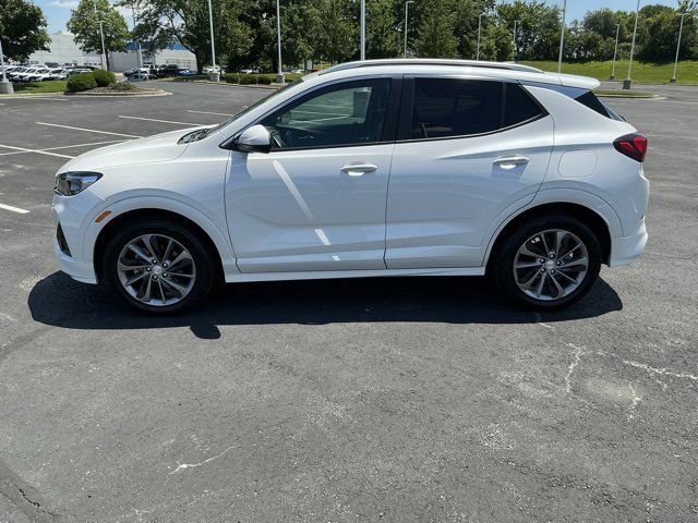 Used 2022 Buick Encore GX Select w/ Sport Touring Package FWD image 9