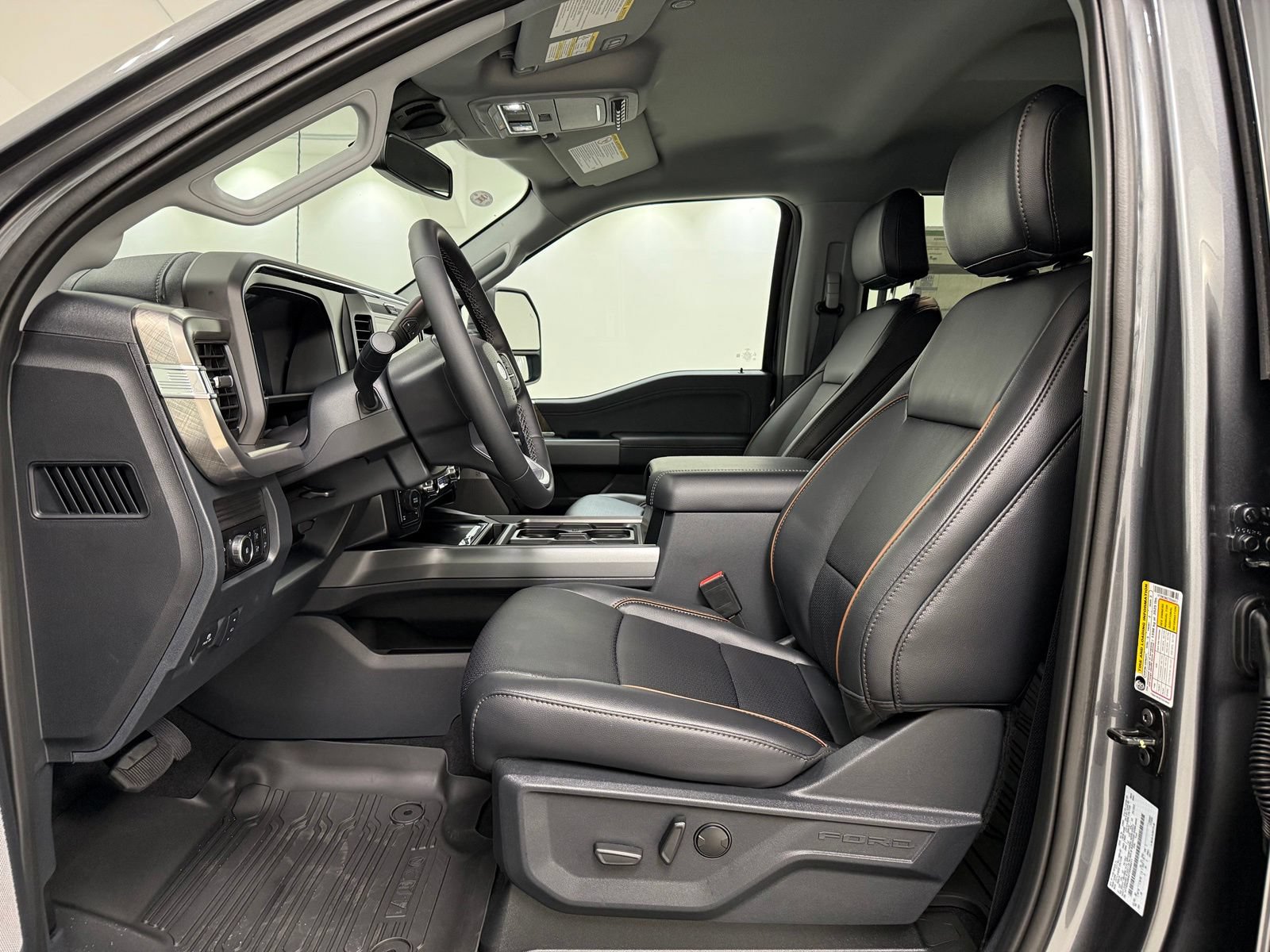 New 2026 Ford F250 Lariat w/ Black Appearance Package AWD/4WD image 18