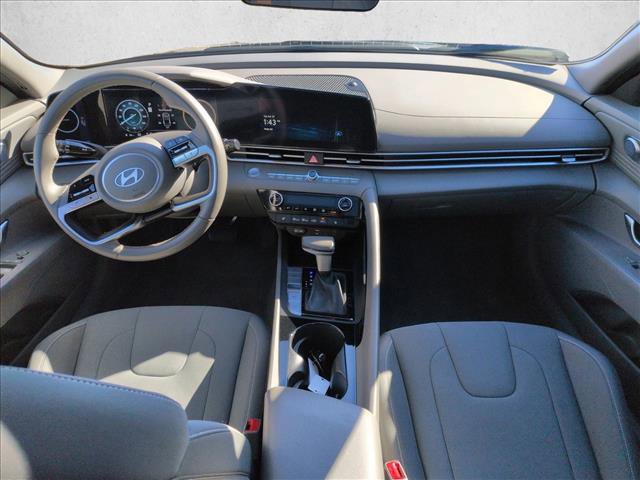 Used 2024 Hyundai Elantra SEL w/ Convenience Package image 17