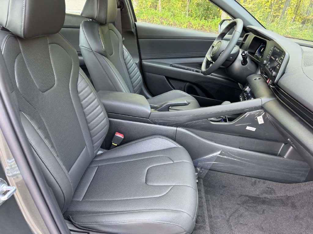 New 2026 Hyundai Elantra SEL Sport FWD image 9