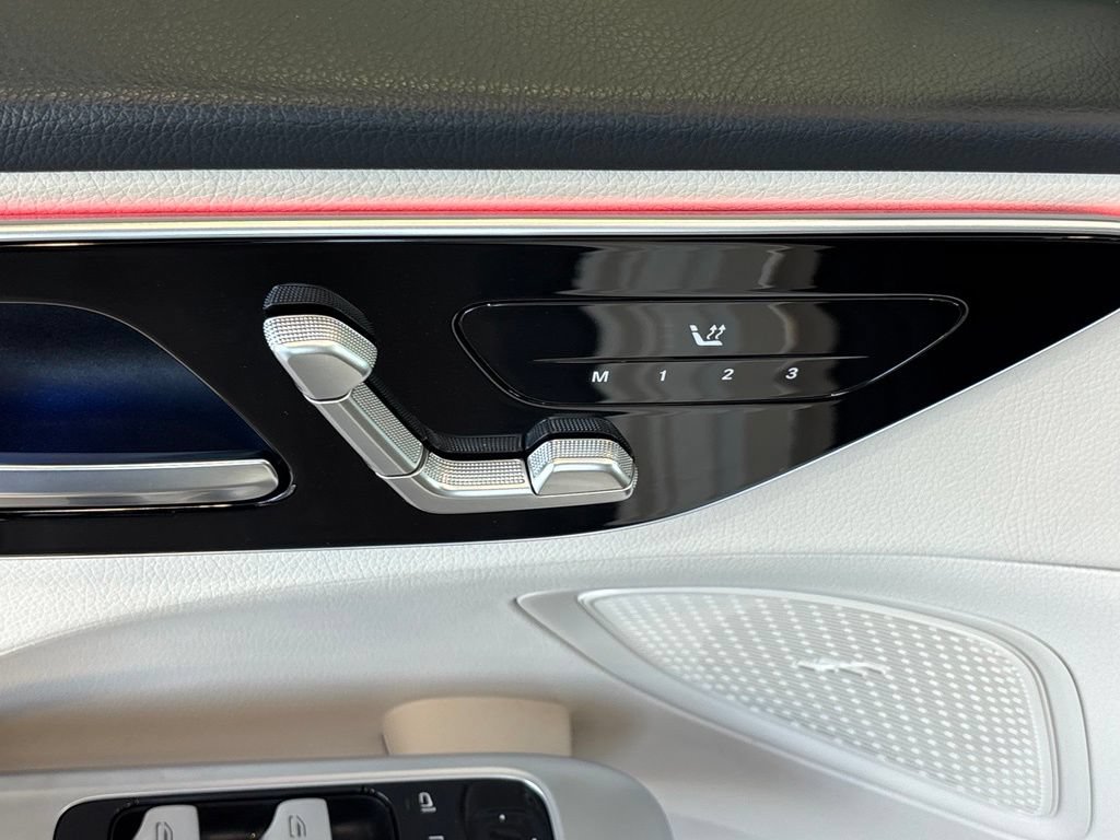 Used 2025 Mercedes-Benz C 300 Sedan image 19