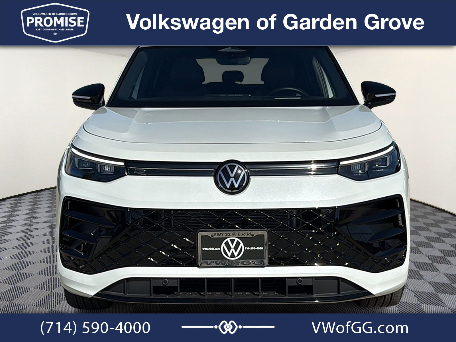New 2026 Volkswagen Tiguan SE R-Line FWD image 3