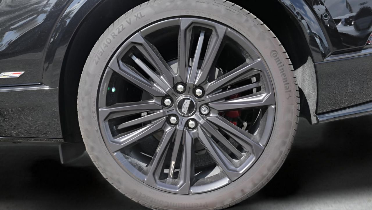 New 2026 Cadillac Lyriq V image 9