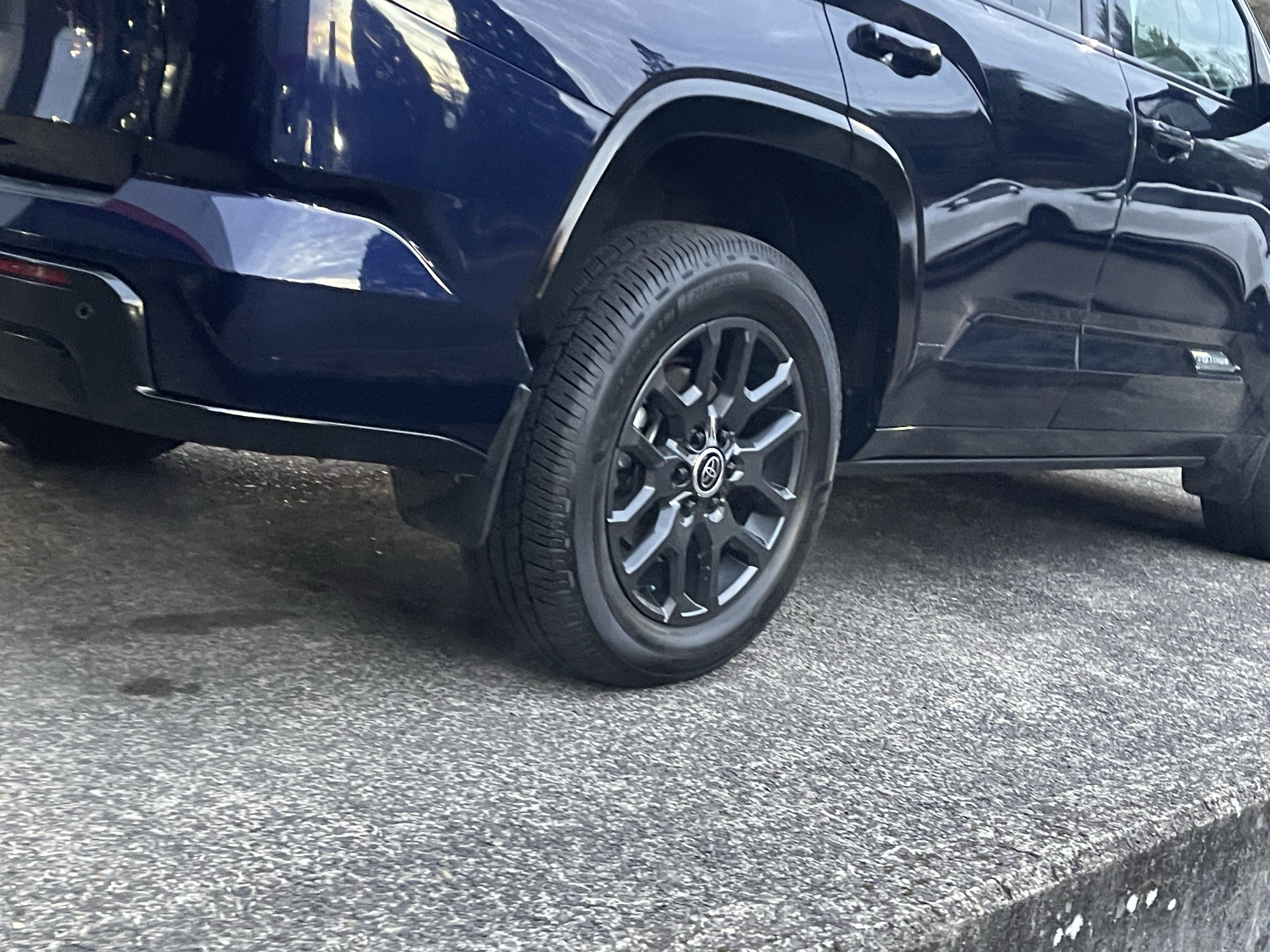 Certified 2024 Toyota Sequoia Platinum AWD/4WD image 9