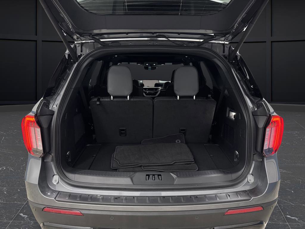 Used 2025 Ford Explorer ST-Line w/ Premium Package image 15