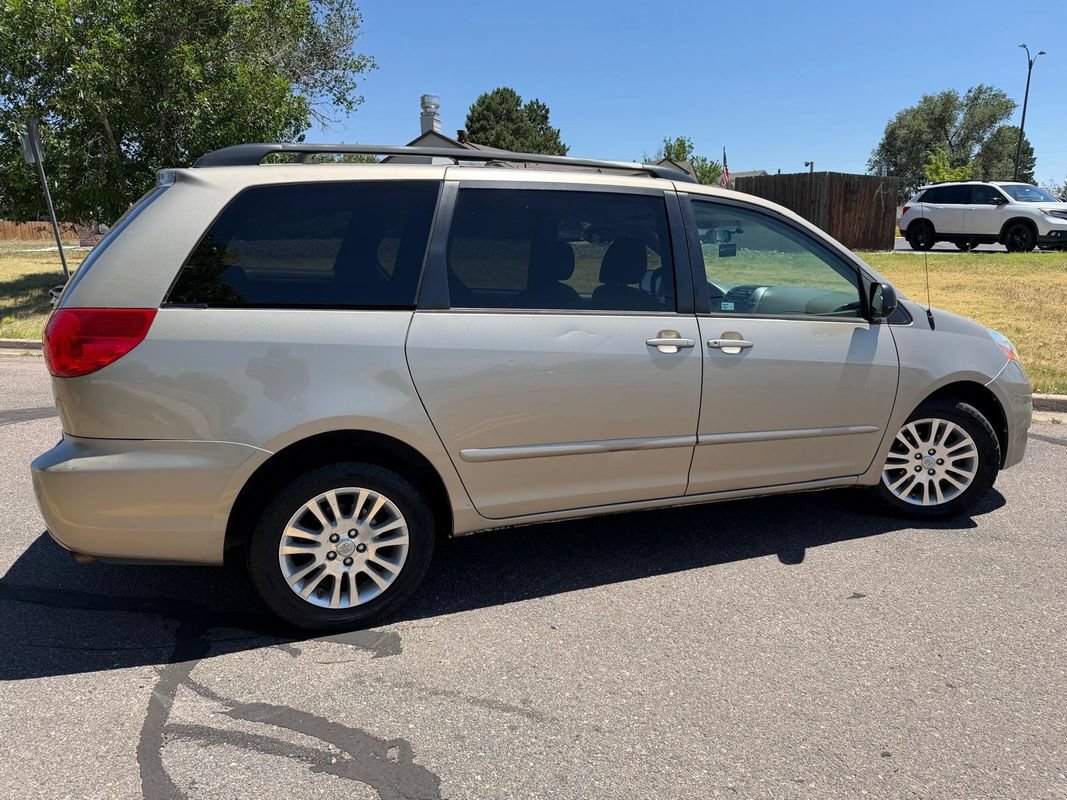 Used 2009 Toyota Sienna LE AWD/4WD image 4