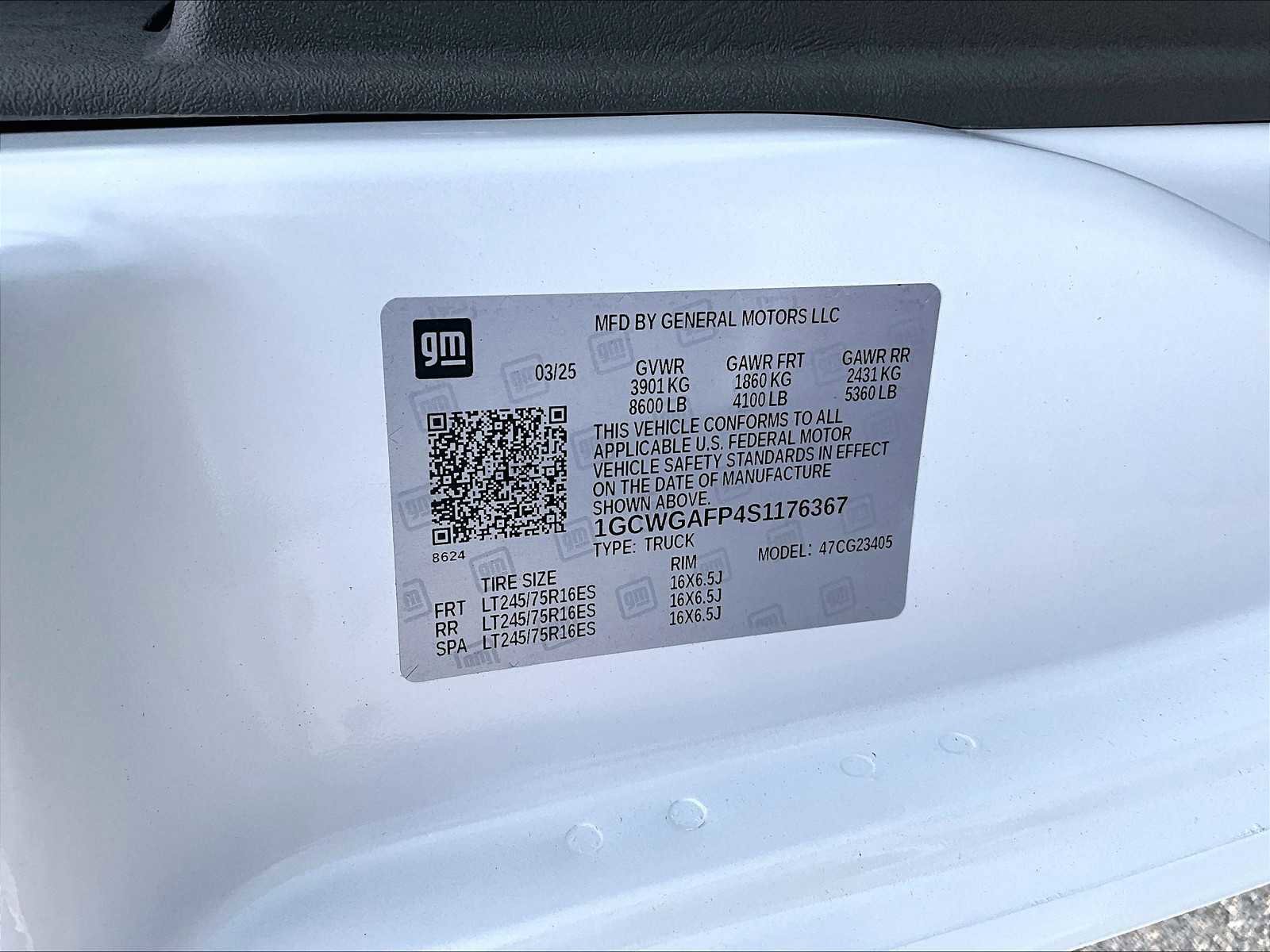 New 2025 Chevrolet Express 2500 w/ Driver Convenience Package image 17