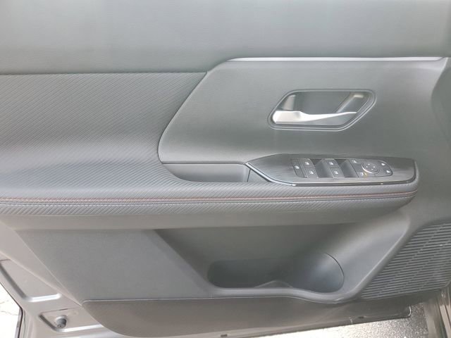 Certified 2025 Nissan Kicks SR image 14