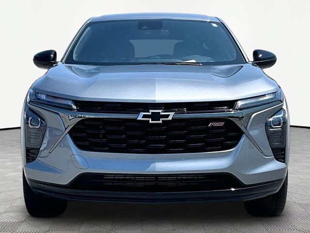 Used 2025 Chevrolet Trax RS w/ Driver Confidence Package FWD image 2