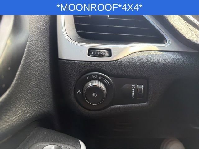 Used 2022 Jeep Cherokee Latitude w/ Sun & Sound Group AWD/4WD image 36