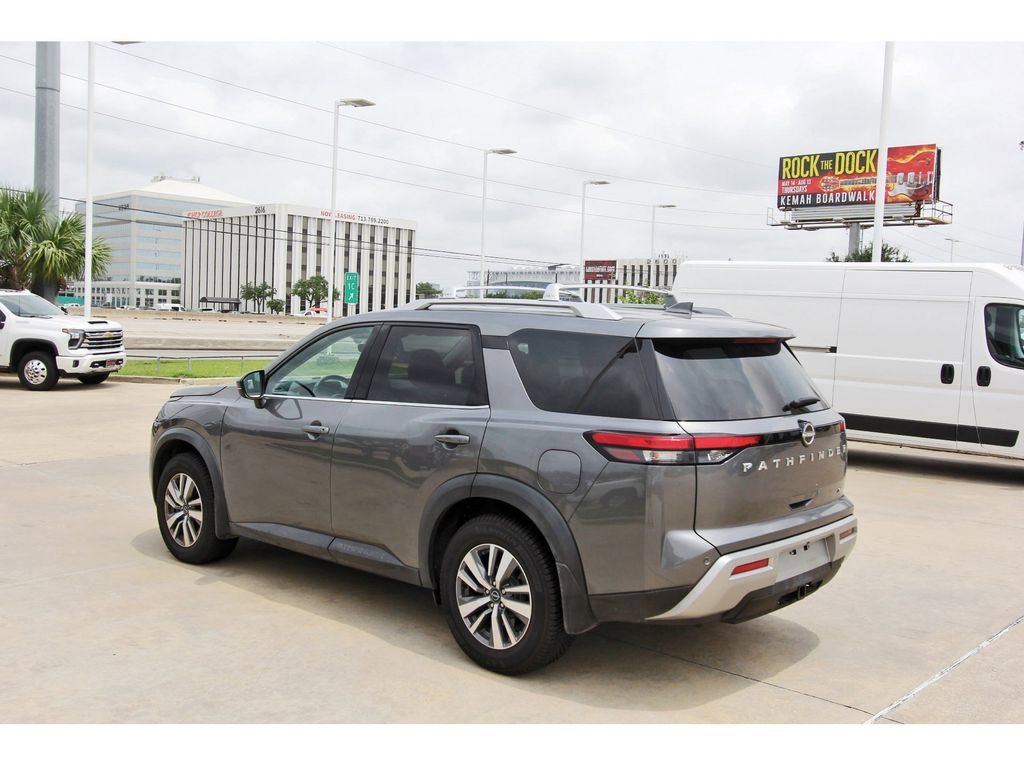 Used 2023 Nissan Pathfinder SL FWD image 4