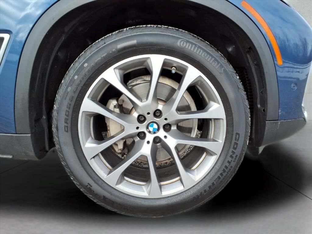 Used 2022 BMW X5 xDrive40i AWD/4WD image 11